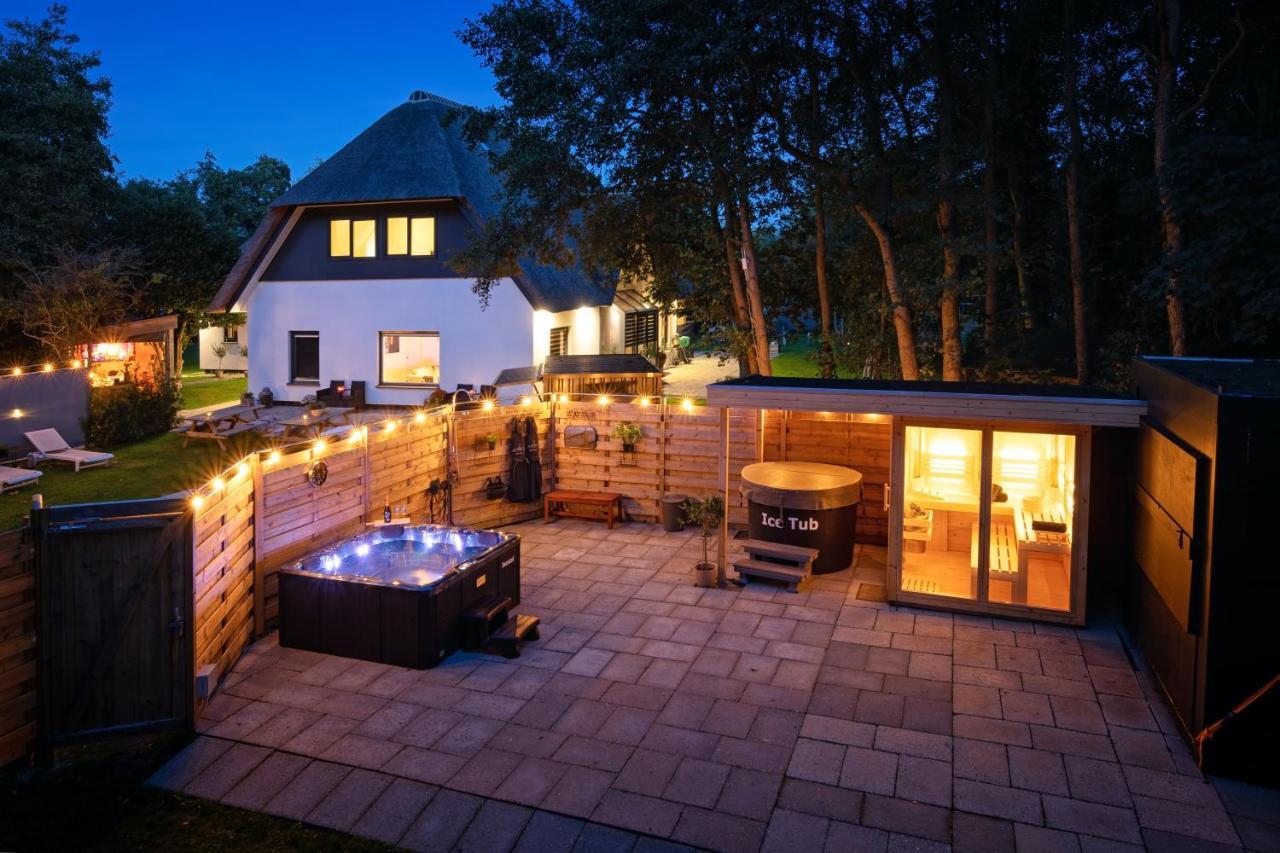 The Island Life Texel Met Jacuzzi Villa De Koog  Exterior photo